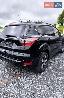 Внедорожник / Кроссовер Ford Escape 2018 в 