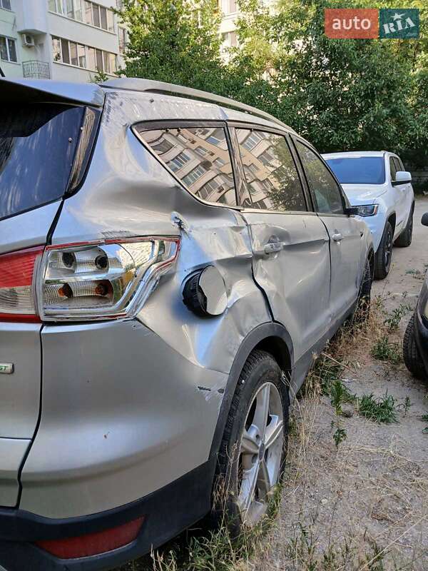 Внедорожник / Кроссовер Ford Escape 2014 в Николаеве