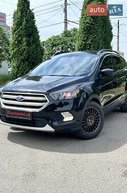 Внедорожник / Кроссовер Ford Escape 2016 в 