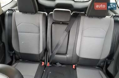 Внедорожник / Кроссовер Ford Escape 2017 в 