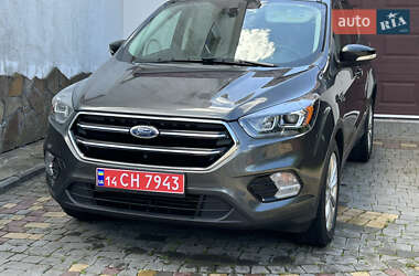 Внедорожник / Кроссовер Ford Escape 2017 в 