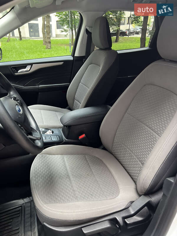 Позашляховик / Кросовер Ford Escape 2021 в Броварах
