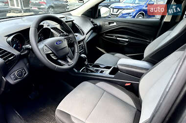 Позашляховик / Кросовер Ford Escape 2017 в 