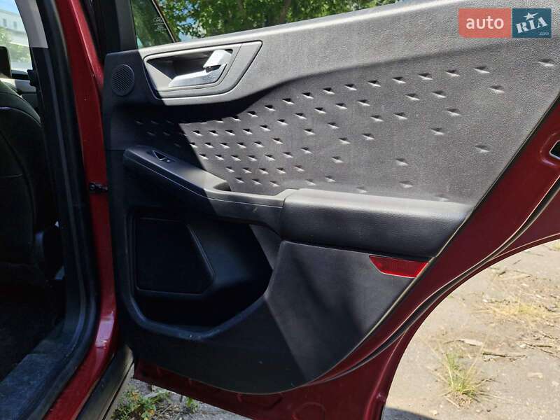 Внедорожник / Кроссовер Ford Escape 2020 в Умани