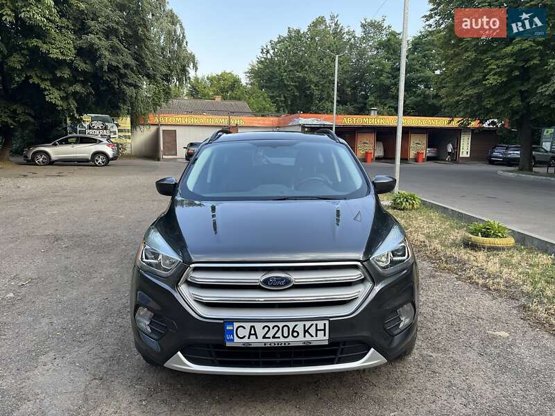 Внедорожник / Кроссовер Ford Escape 2019 в Черкассах