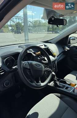 Внедорожник / Кроссовер Ford Escape 2016 в 