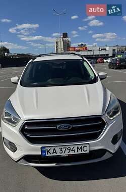 Внедорожник / Кроссовер Ford Escape 2016 в 