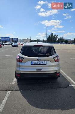 Внедорожник / Кроссовер Ford Escape 2018 в 