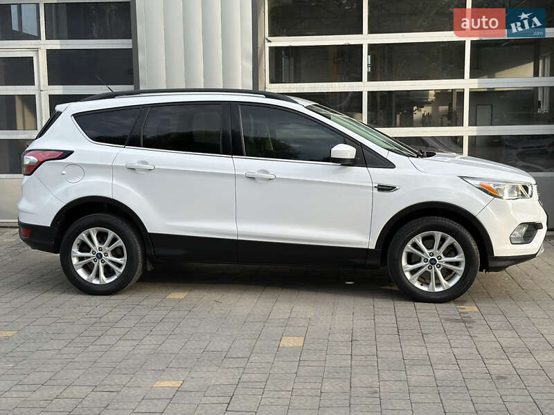 Внедорожник / Кроссовер Ford Escape 2018 в Дрогобыче