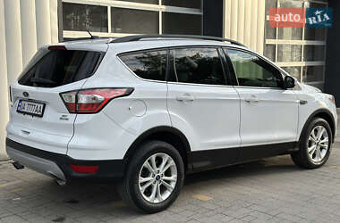Внедорожник / Кроссовер Ford Escape 2018 в 