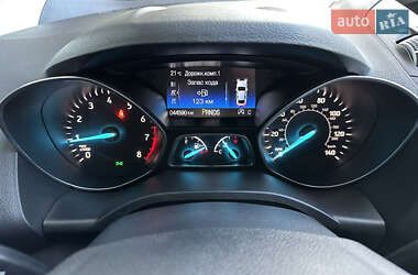 Внедорожник / Кроссовер Ford Escape 2018 в 