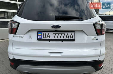 Внедорожник / Кроссовер Ford Escape 2018 в 