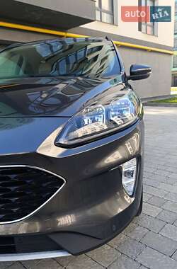 Внедорожник / Кроссовер Ford Escape 2020 в 