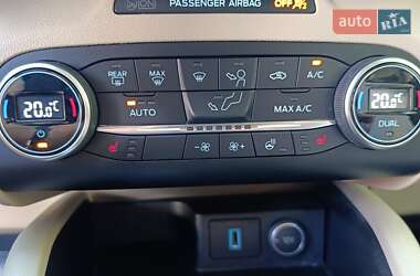 Внедорожник / Кроссовер Ford Escape 2020 в 