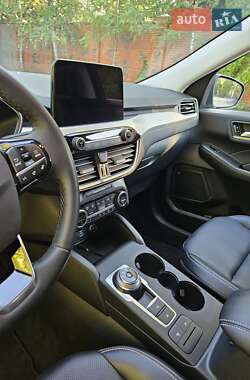 Внедорожник / Кроссовер Ford Escape 2021 в 