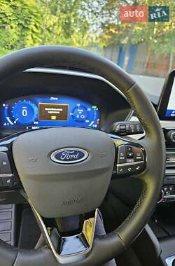Внедорожник / Кроссовер Ford Escape 2021 в 