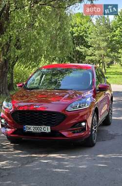Внедорожник / Кроссовер Ford Escape 2021 в 