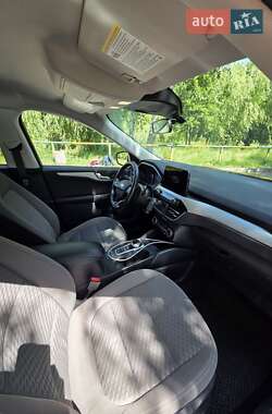 Внедорожник / Кроссовер Ford Escape 2021 в 