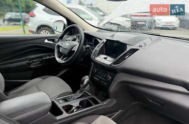 Внедорожник / Кроссовер Ford Escape 2019 в 