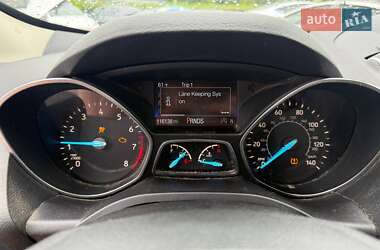 Внедорожник / Кроссовер Ford Escape 2019 в 
