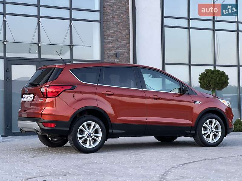 Внедорожник / Кроссовер Ford Escape 2018 в Тернополе