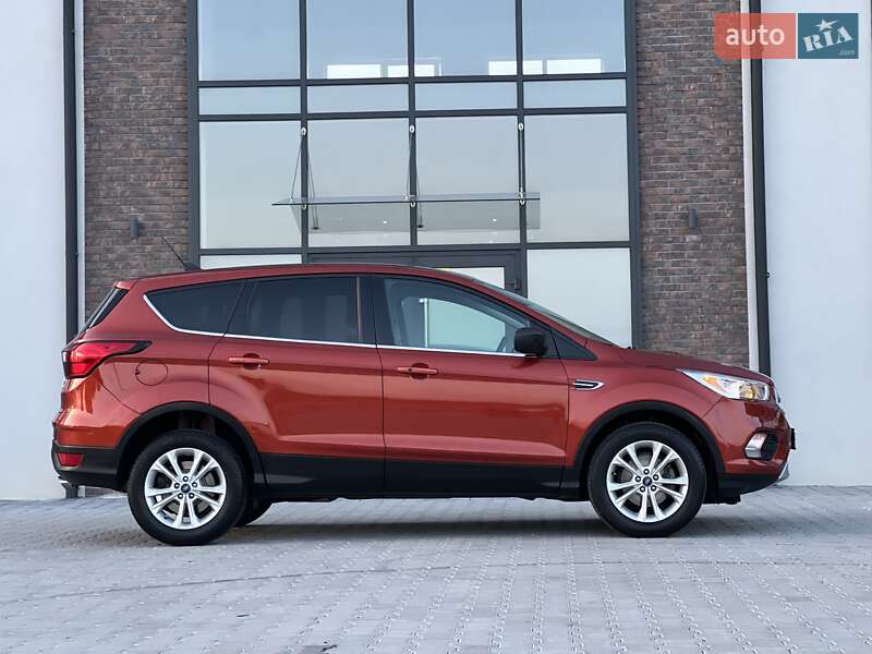 Внедорожник / Кроссовер Ford Escape 2018 в Тернополе