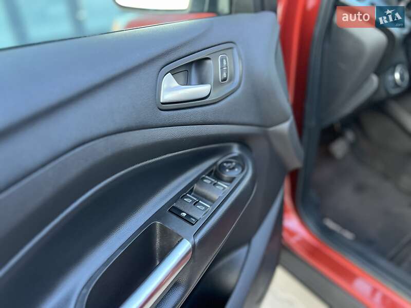 Внедорожник / Кроссовер Ford Escape 2018 в Тернополе