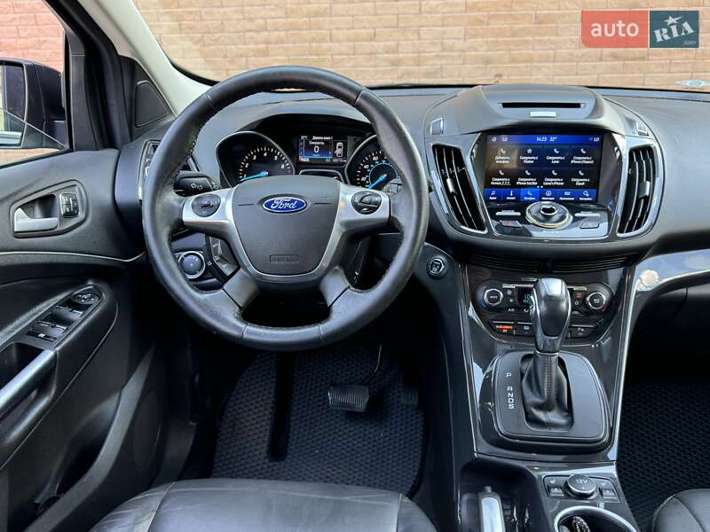 Внедорожник / Кроссовер Ford Escape 2015 в Одессе
