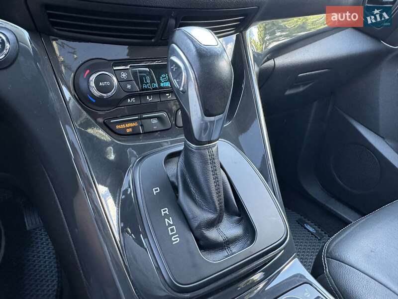 Внедорожник / Кроссовер Ford Escape 2015 в Одессе