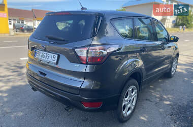 Позашляховик / Кросовер Ford Escape 2016 в 