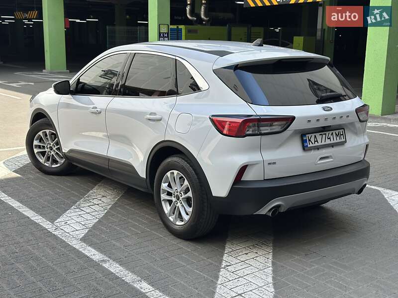 Позашляховик / Кросовер Ford Escape 2020 в Києві