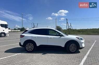 Внедорожник / Кроссовер Ford Escape 2022 в 
