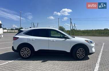 Внедорожник / Кроссовер Ford Escape 2022 в 