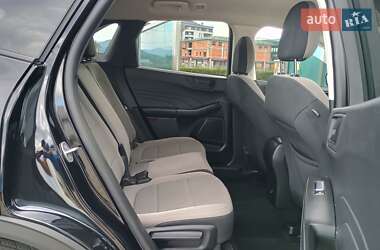 Внедорожник / Кроссовер Ford Escape 2022 в 