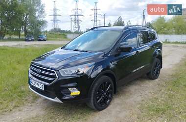 Внедорожник / Кроссовер Ford Escape 2018 в 