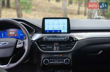 Внедорожник / Кроссовер Ford Escape 2022 в 