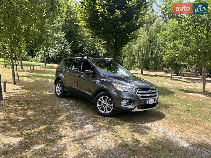 Внедорожник / Кроссовер Ford Escape 2017 в Черновцах