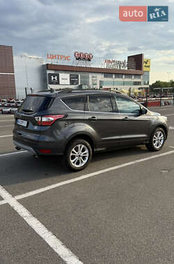 Внедорожник / Кроссовер Ford Escape 2018 в 