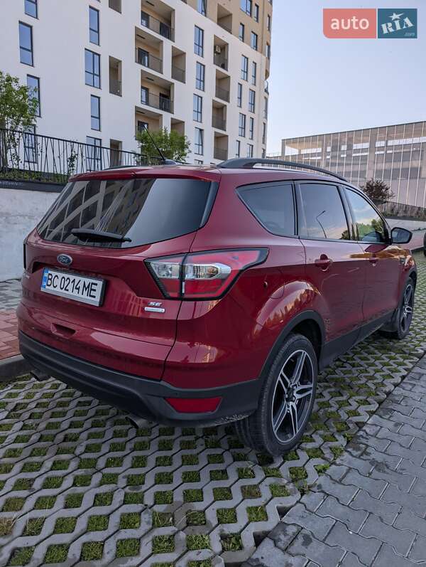 Внедорожник / Кроссовер Ford Escape 2017 в Львове