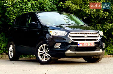 Внедорожник / Кроссовер Ford Escape 2016 в 