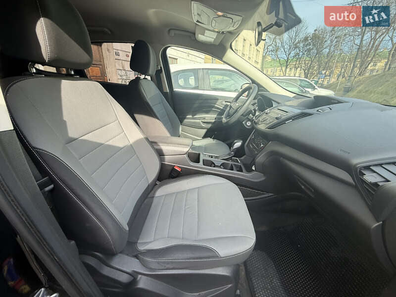 Внедорожник / Кроссовер Ford Escape 2017 в Львове