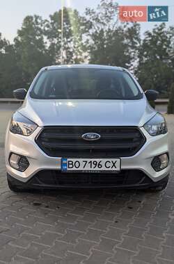 Внедорожник / Кроссовер Ford Escape 2017 в 