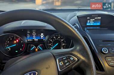 Внедорожник / Кроссовер Ford Escape 2017 в 
