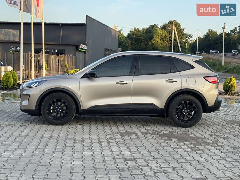 Позашляховик / Кросовер Ford Escape 2020 в Львові