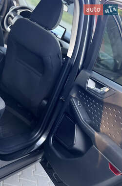 Внедорожник / Кроссовер Ford Escape 2019 в 
