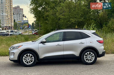 Внедорожник / Кроссовер Ford Escape 2020 в 