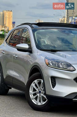 Внедорожник / Кроссовер Ford Escape 2020 в 