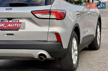 Внедорожник / Кроссовер Ford Escape 2020 в 