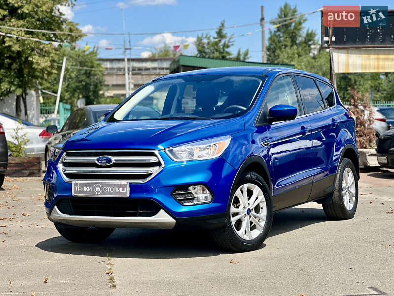 Внедорожник / Кроссовер Ford Escape 2016 в 