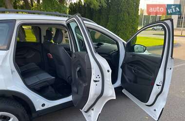 Внедорожник / Кроссовер Ford Escape 2018 в 